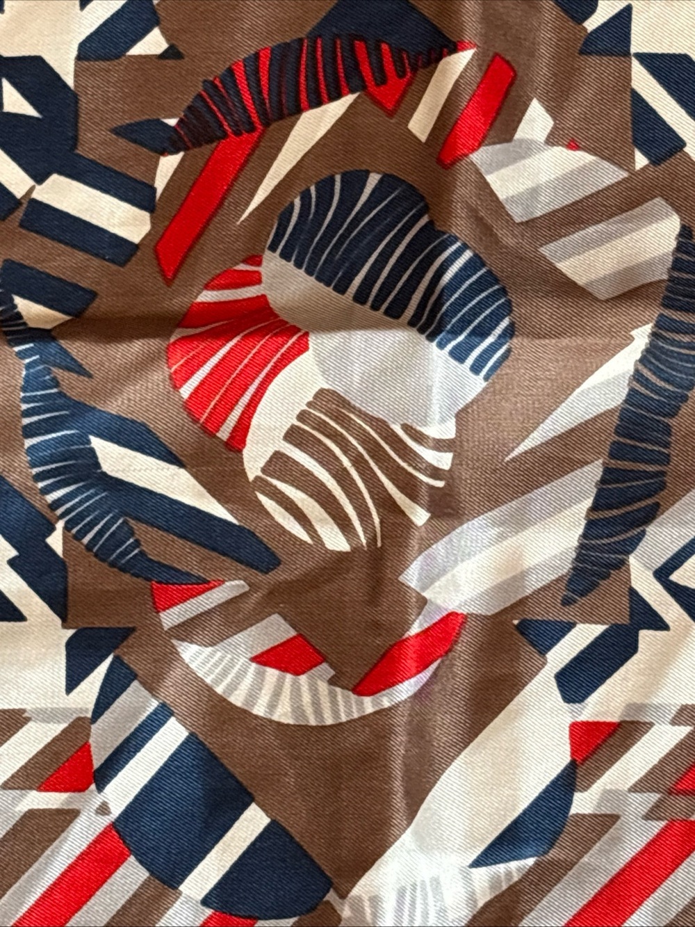 Richard Allen Over-sized Geometric Print Silk Blend Scarf Bold Neck Accessory - Picture 3 of 7